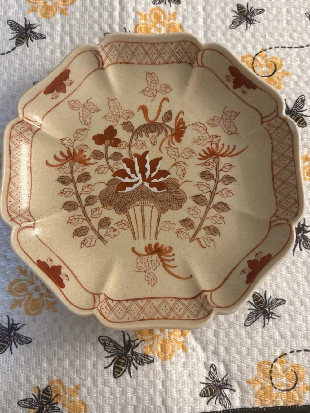 Floral Scalloped Porcelain Serving Plate in Cream & Rust, Japan/Hong Kong, EUC
